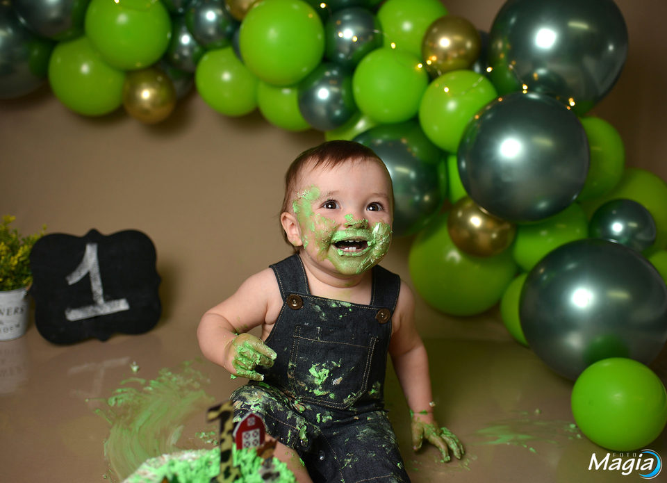 Smash the Cake Gabryel